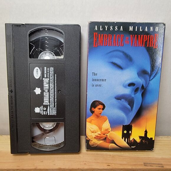 VHS Embrace Of The Vampire. - Picture 2 of 3